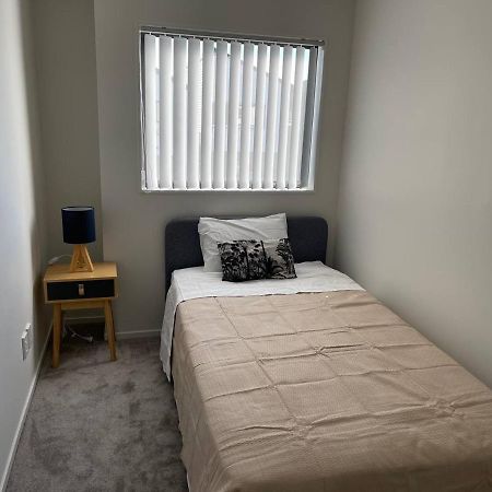 4 Bedroom Home Fully Furnished In Papakura, Auckland Exterior foto