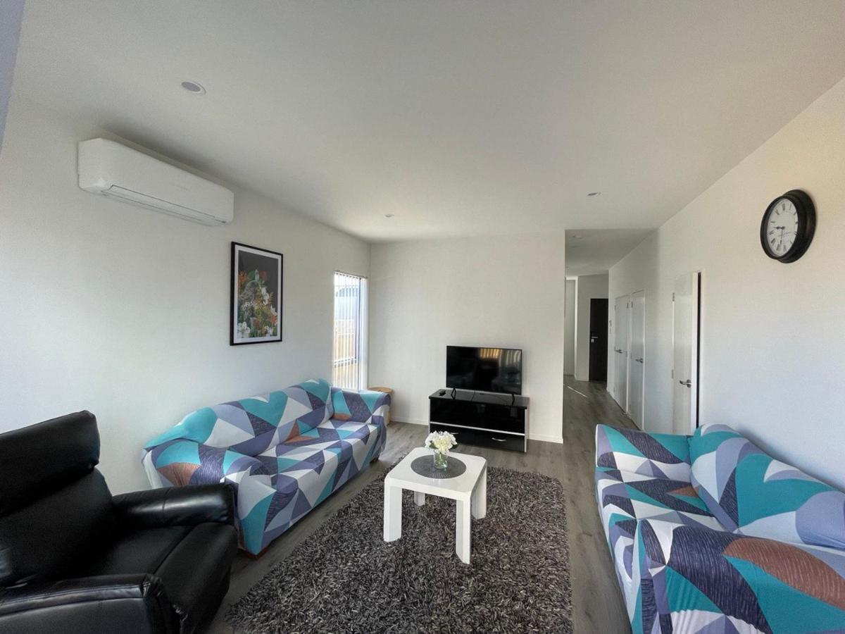 4 Bedroom Home Fully Furnished In Papakura, Auckland Exterior foto