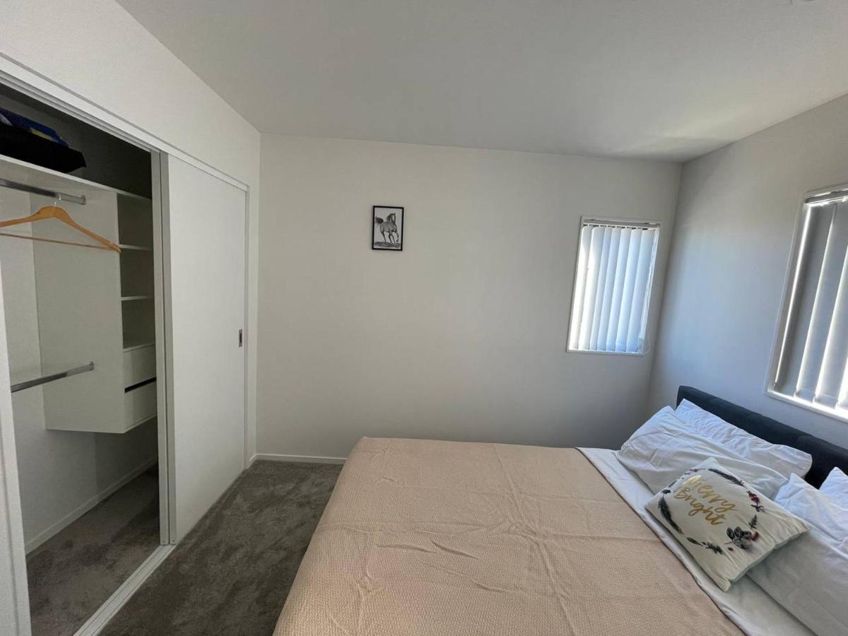 4 Bedroom Home Fully Furnished In Papakura, Auckland Exterior foto